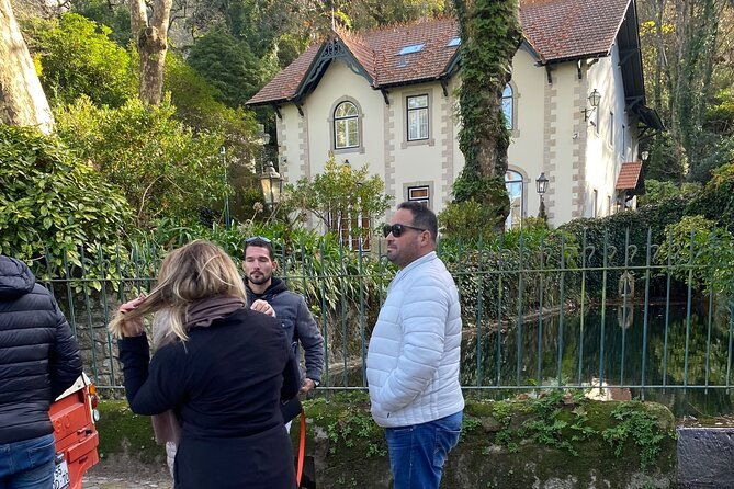 private-tuk-tuk-tour-around-sintra