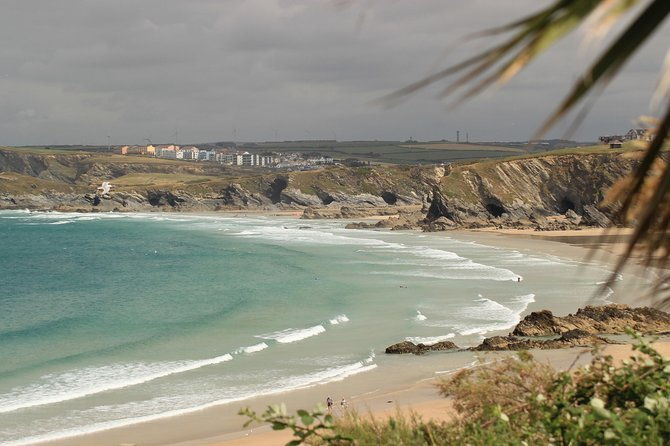 private-two-on-one-surf-lesson-in-newquay-2-students-1-instructor