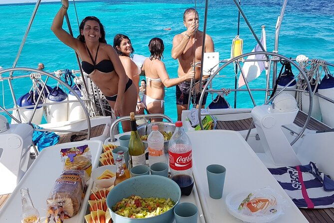 sailing-boat-from-santa-teresa-di-gallura-to-the-maddalena-archipelago
