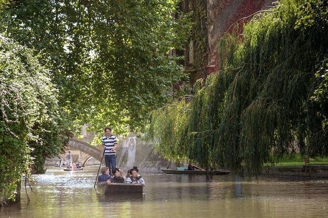 shared-guided-punting-tour-of-cambridge