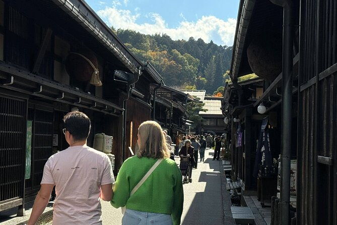 takayama-jinya-old-town-private-walking-tour
