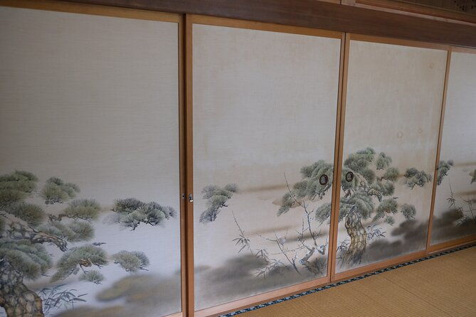 traditional-japanese-food-tour-with-a-food-expert