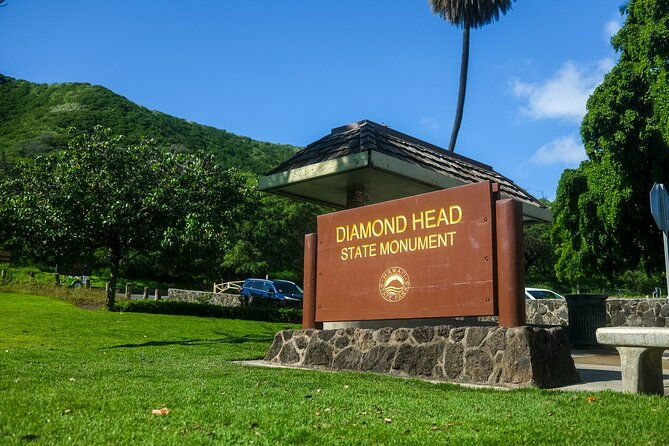 waikiki-trolley-blue-line-coastline-local-grindz-hop-on-hop-off