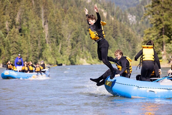 whitewater-rafting-in-jackson-hole-small-boat-excitement