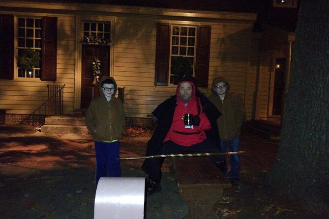 williamsburg-ghosts-witches-and-pirates-tour