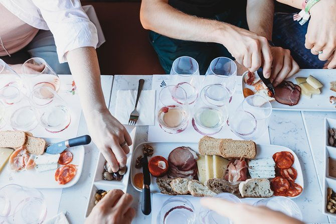 wine-and-cheese-tasting-lunch-in-portuguese-wine-bar