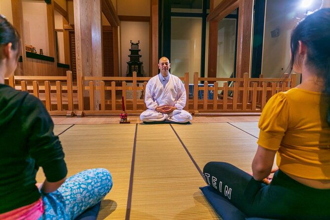 zen-meditation-with-a-japanese-monk-in-odawara-castle