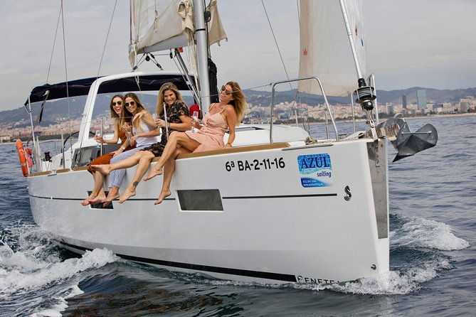active-2-hour-sailing-tour-in-barcelona-with-open-bar-snacks