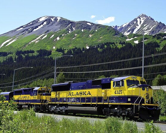 alaska-railroad-aurora-winter-fairbanks-to-anchorage-one-way