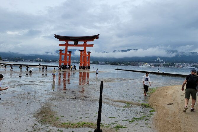 all-included-tour-in-hiroshima-with-cruiser-pick-up-and-lunch