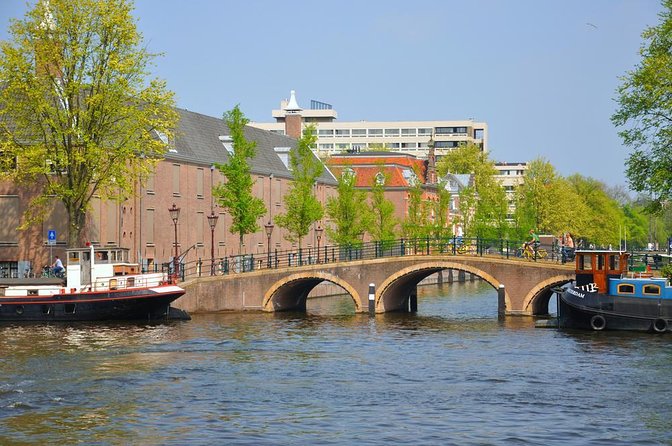 amsterdam-small-group-bike-tour-with-canal-cruise-drinks-cheese