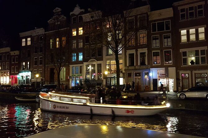 amsterdam-the-bulldog-boat-winter-smoke-friendly-cruise