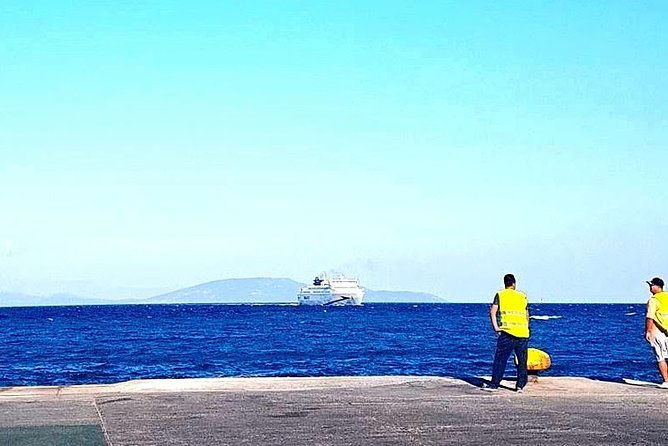 athens-airport-to-piraeus-cruise-terminal-transfer-by-mercedes-e-class-wagon