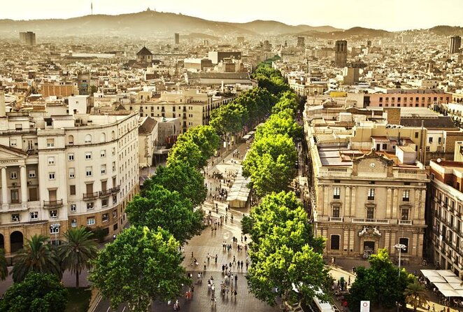 barcelona-paella-cooking-class-overviewing-las-ramblas