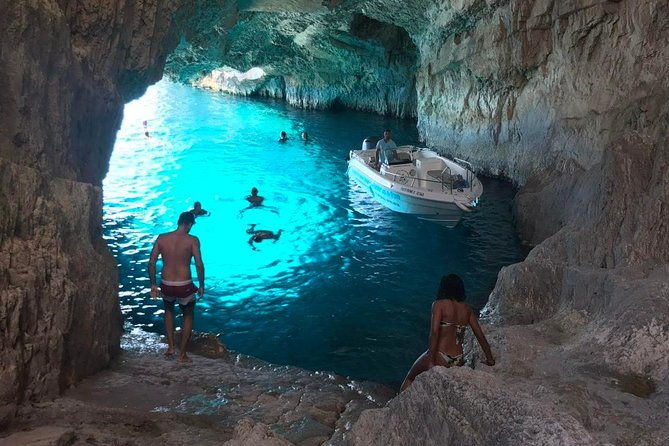 boat-cruise-to-navagio-shipwreck