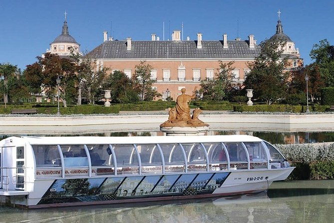 boat-cruise-with-guide-on-board-historical-city-adventure-gift