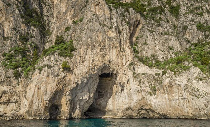 boat-tour-of-capri-tour-classes-2-hours