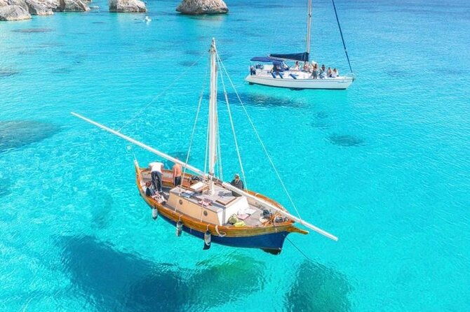 boat-tour-of-the-devils-saddle-with-swimming-and-aperitif-stops