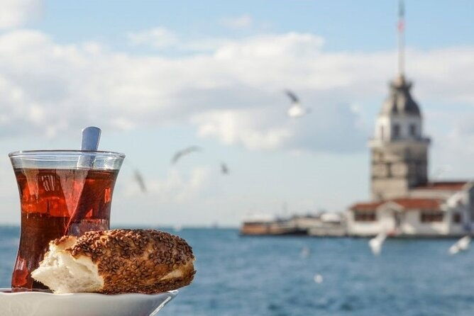 bosphorus-cruise-boat-tour-in-istanbul-3-hours-and-golden-horn