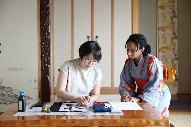 calligraph-name-in-japanese-and-dress-in-kimono