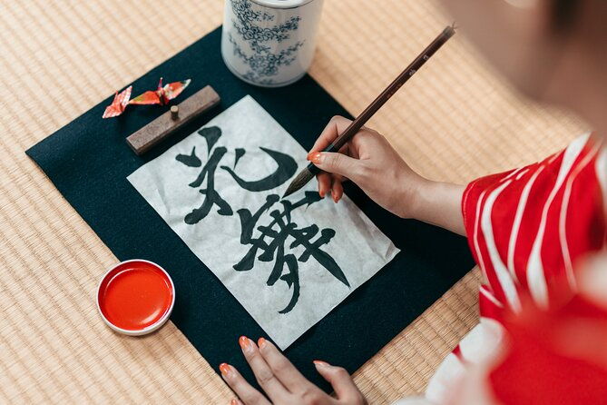 calligraphy-digital-art-workshop-in-kyoto