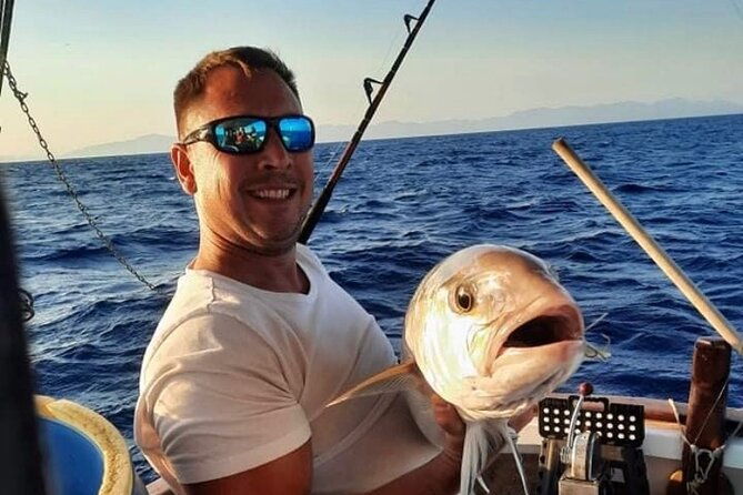 captain-manolis-fishing-with-barbecue-on-the-boat