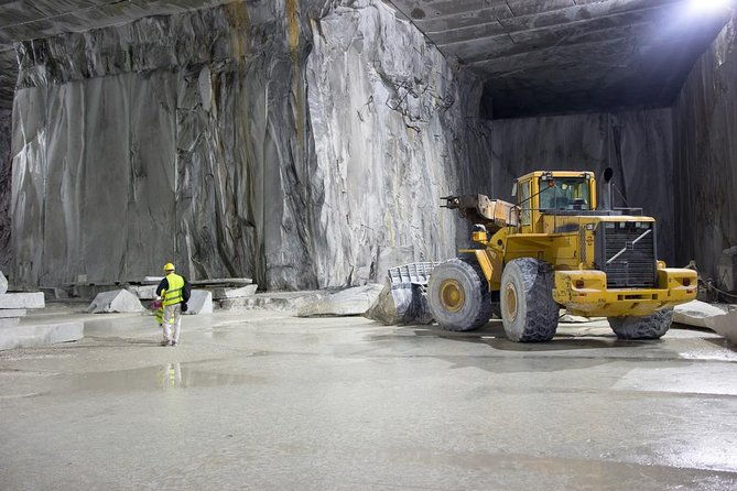 carrara-marble-quarries-tour-by-land-rover