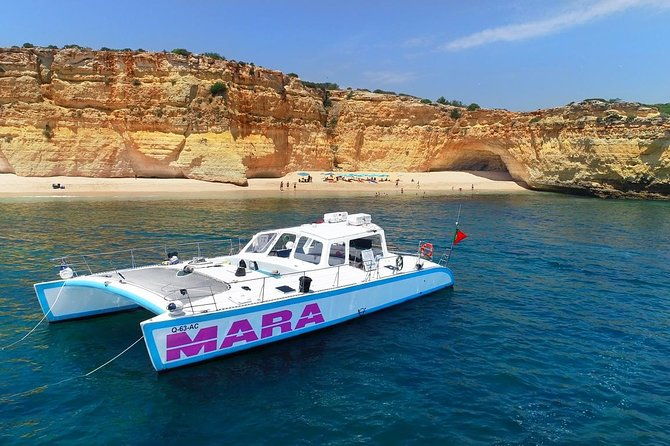 catamaran-bbq-on-the-beach-cruise-to-benagil-caves