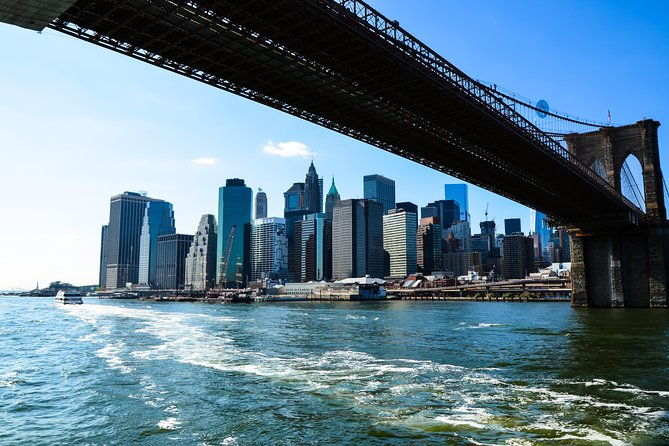 circle-line-new-york-city-landmarks-cruise