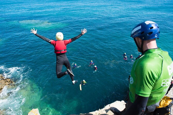 coasteering-experience-in-newquay