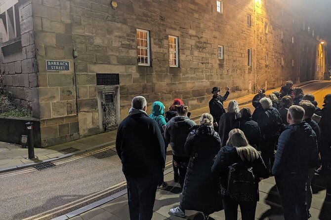 dark-history-walking-tour-in-warwick