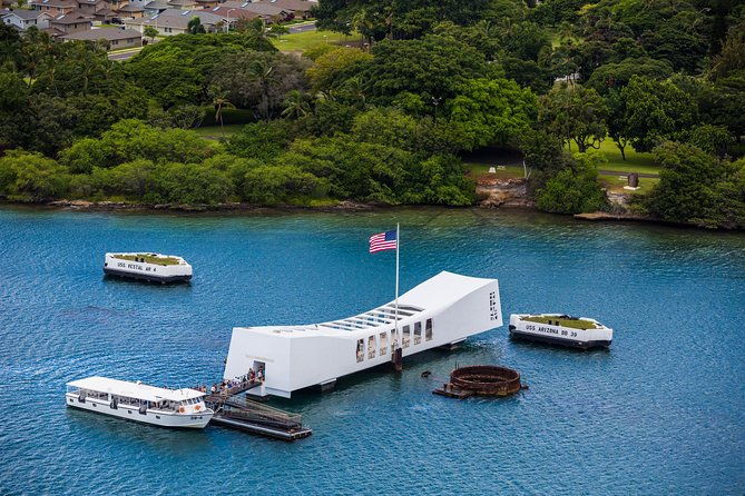 deluxe-pearl-harbor-uss-arizona-memorial-honolulu-city-tour