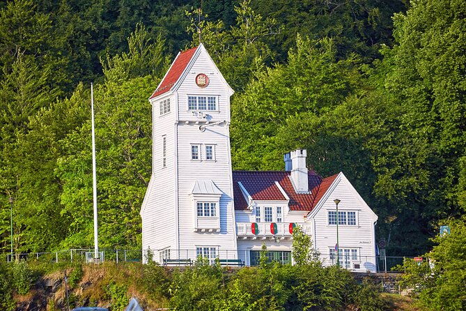 discover-bergen-on-foot-and-boat