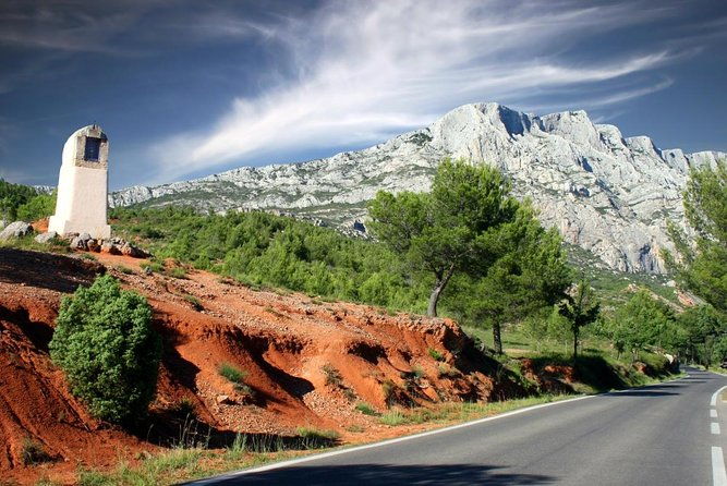 e-bike-tour-of-sainte-victoire-mountain-aix-en-provence