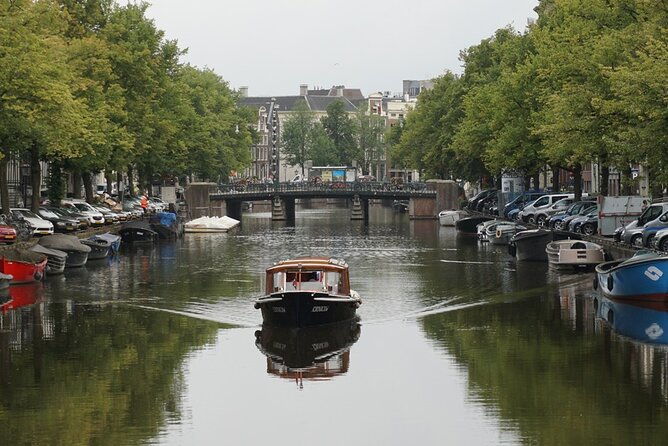 early-morning-canal-cruise-amsterdam