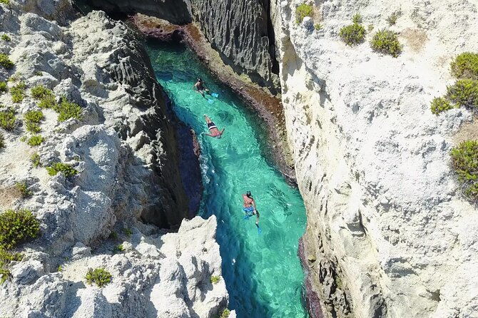 exclusive-boat-tour-in-tropea-just-you-and-your-family-4-hours