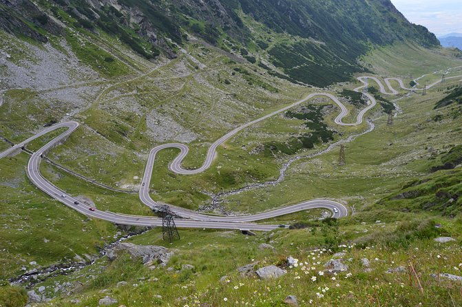 exclusive-tour-on-transfagarasan-balea-lake-balea-and-capra-waterfalls