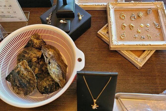 experience-extracting-pearls-from-akoya-oysters%e3%80%80osaka