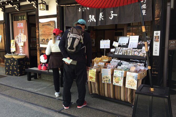 experience-takayama-old-town-morning-markets-in-1-hour