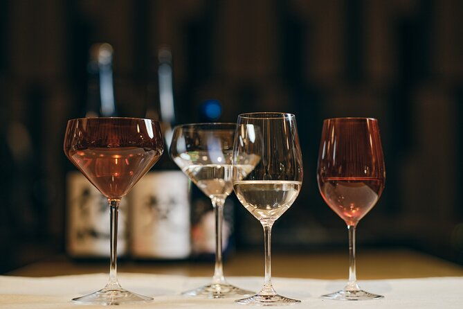 experience-tasting-fukuis-local-sake-in-a-lacquered-glass