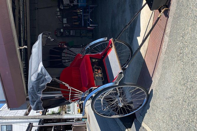 explore-takayama-by-rickshaw-hotel-pickup-included