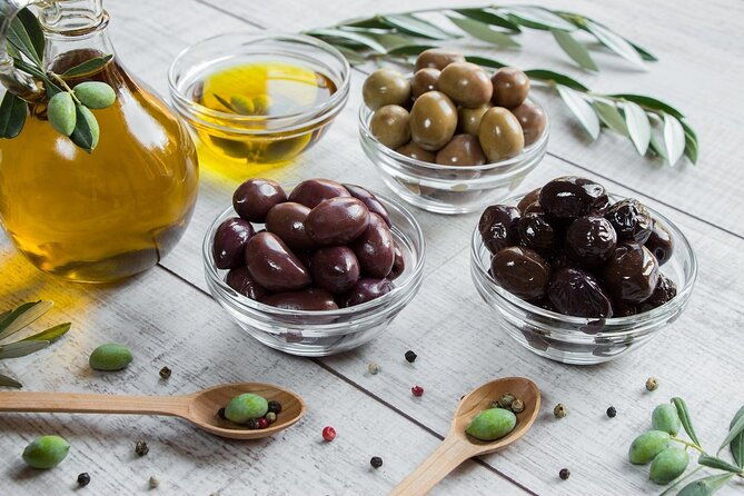 explore-the-secrets-of-wine-and-olives
