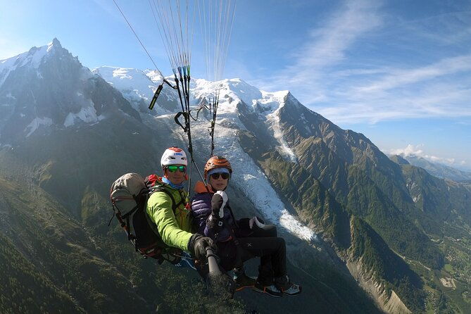 fly-in-paragliding-paragliding-experience-over-chamonix