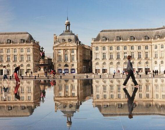 food-history-tour-in-bordeaux-old-town-with-local-guide
