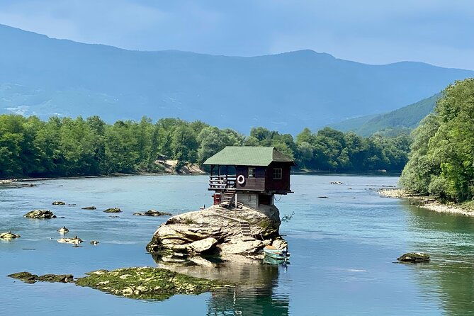 from-belgrade-best-of-west-drina-house-drvengrad-sargan-8