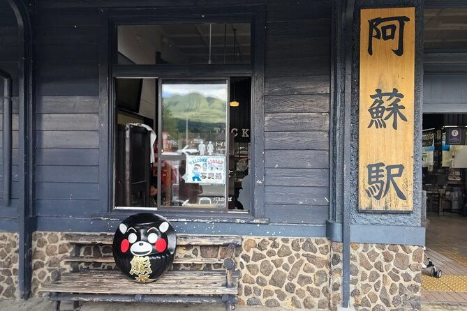 fukuoka-mount-aso-volcano-kumamoto-castle-grasslands-day-tour