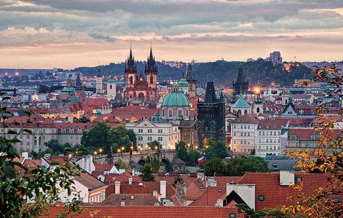 full-day-prague-in-a-nutshell-walking-tour-with-delicious-lunch-cruise