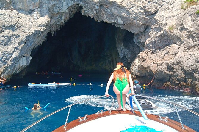 full-day-private-boat-tour-of-amalfi-coast-from-positano