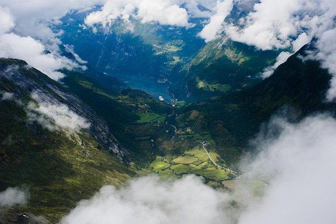 geiranger-shore-excursion-mt-dalsnibba-and-eagle-road