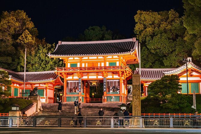 geisha-streets-real-kyoto-magical-night-w-kyoto-snack